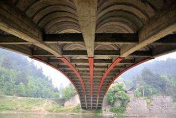 為什么橋梁加固施工難度大？